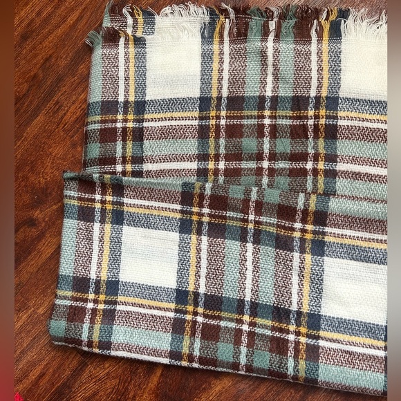 Funky Monkey Women's Plaid Blanket Scarf - Picture 1 of 4